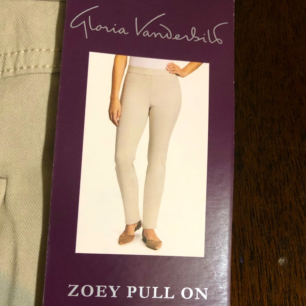 Gloria Vanderbilt Zoey pull on slim straight leg mid rise jeans